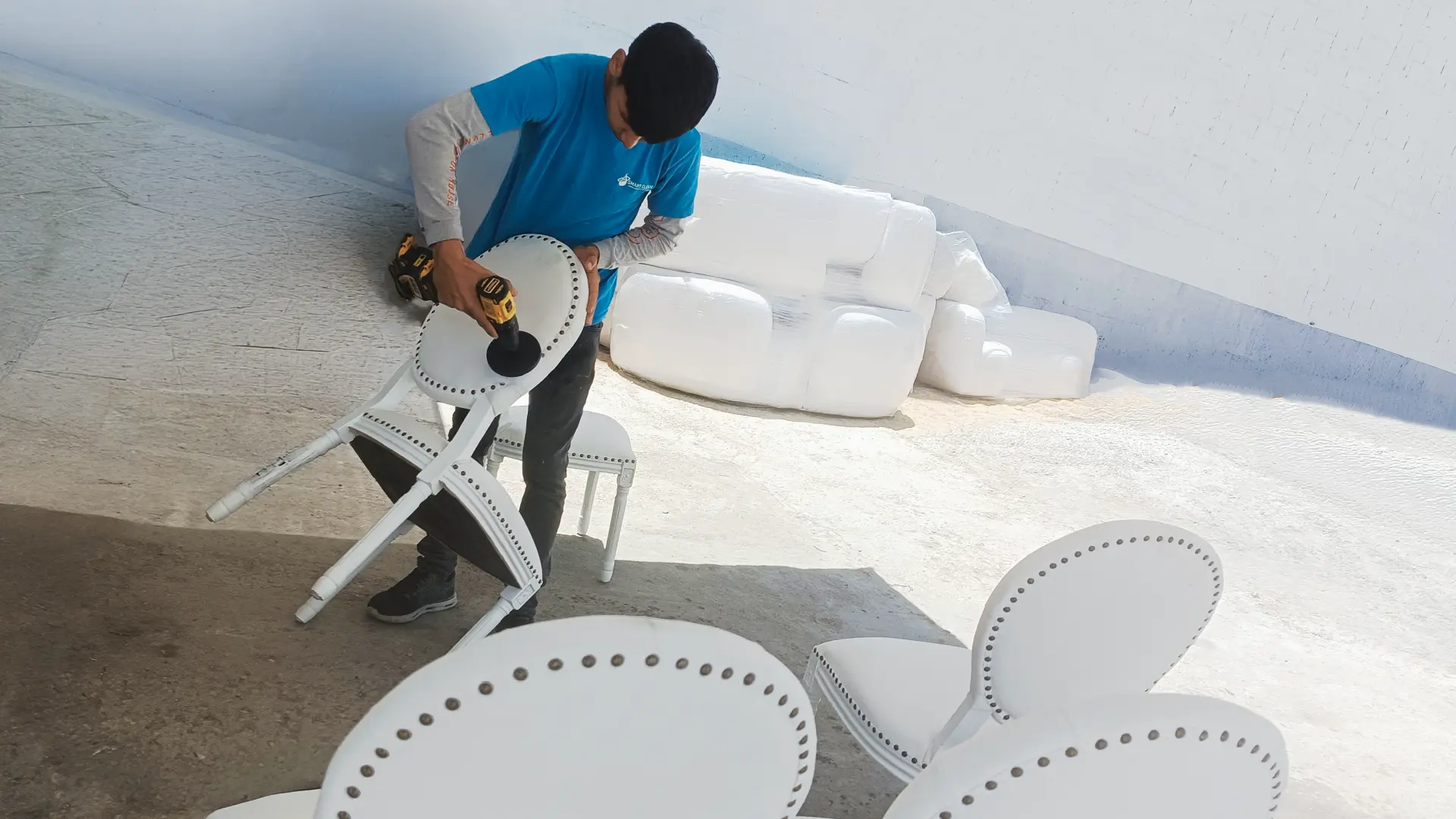 professional-engineer-work-to-maintenance-of-photo